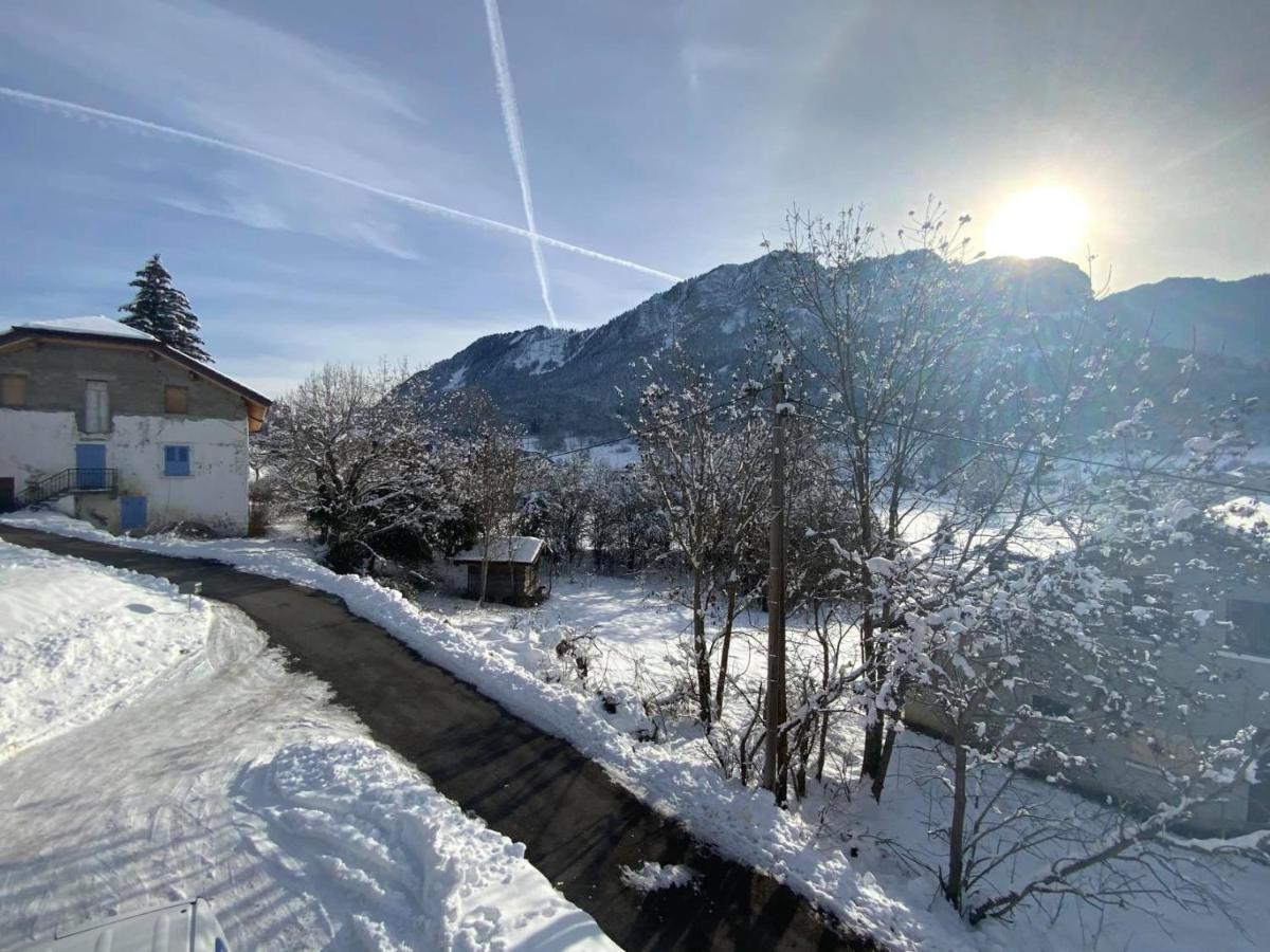 Votre Studio Balneo Bien-Etre A La Montagne Thollon-les-Memises エクステリア 写真